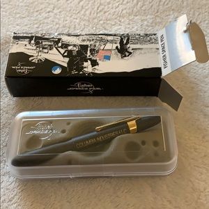 Fisher space pen matte black and gold with logo